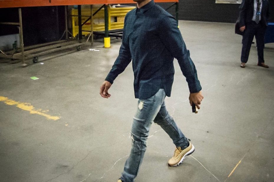 Isaiah Thomas Rocking The Air Max 97